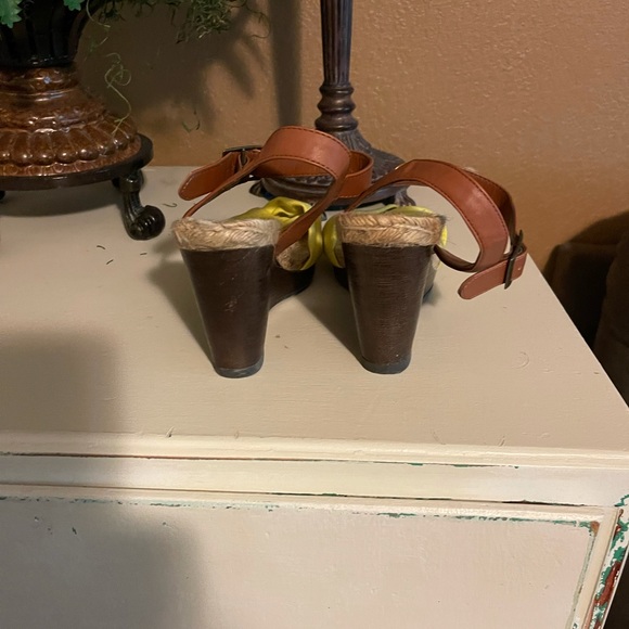 Sandals - Picture 3 of 3